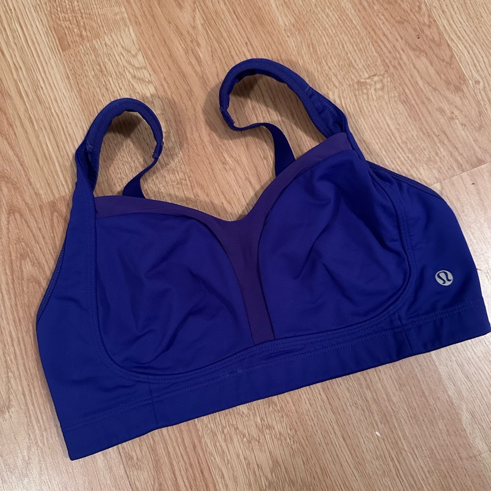 Lululemon dark blue mesh sports bra 34D Ta Ta tamer